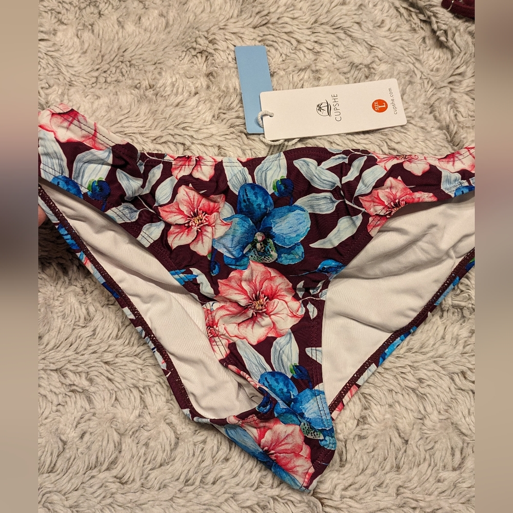 Cup She Sexy Playful Bikini Ruffles Flowers Solid Print Size Large NWT - Picture 9 of 9